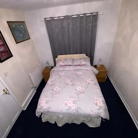 Private Lounge And Double Room Kilwinning Buitenkant foto