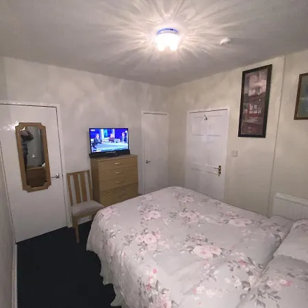 Private Lounge And Double Room Kilwinning Buitenkant foto