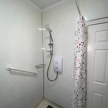 Private Lounge And Double Room Kilwinning Buitenkant foto