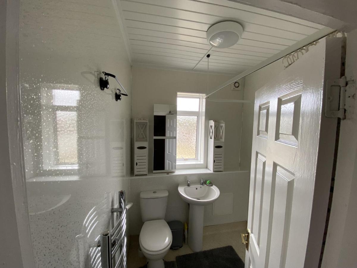 Homestay Private Lounge And Double Kilwinning