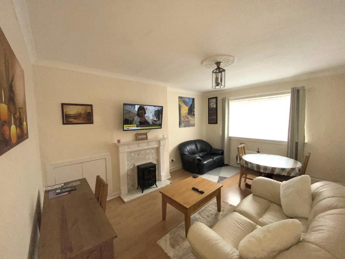 Private Lounge And Double Kilwinning